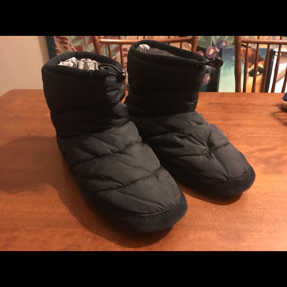 L.L.Bean bootie slippers see tags&tape measure pic
